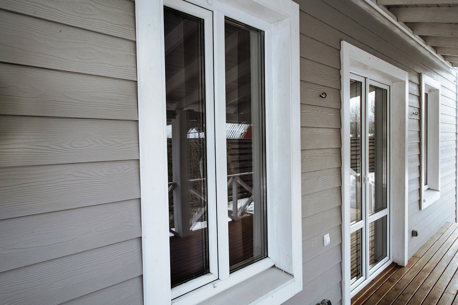 Сайдинг под дерево Cedral Wood C05 Серый минерал