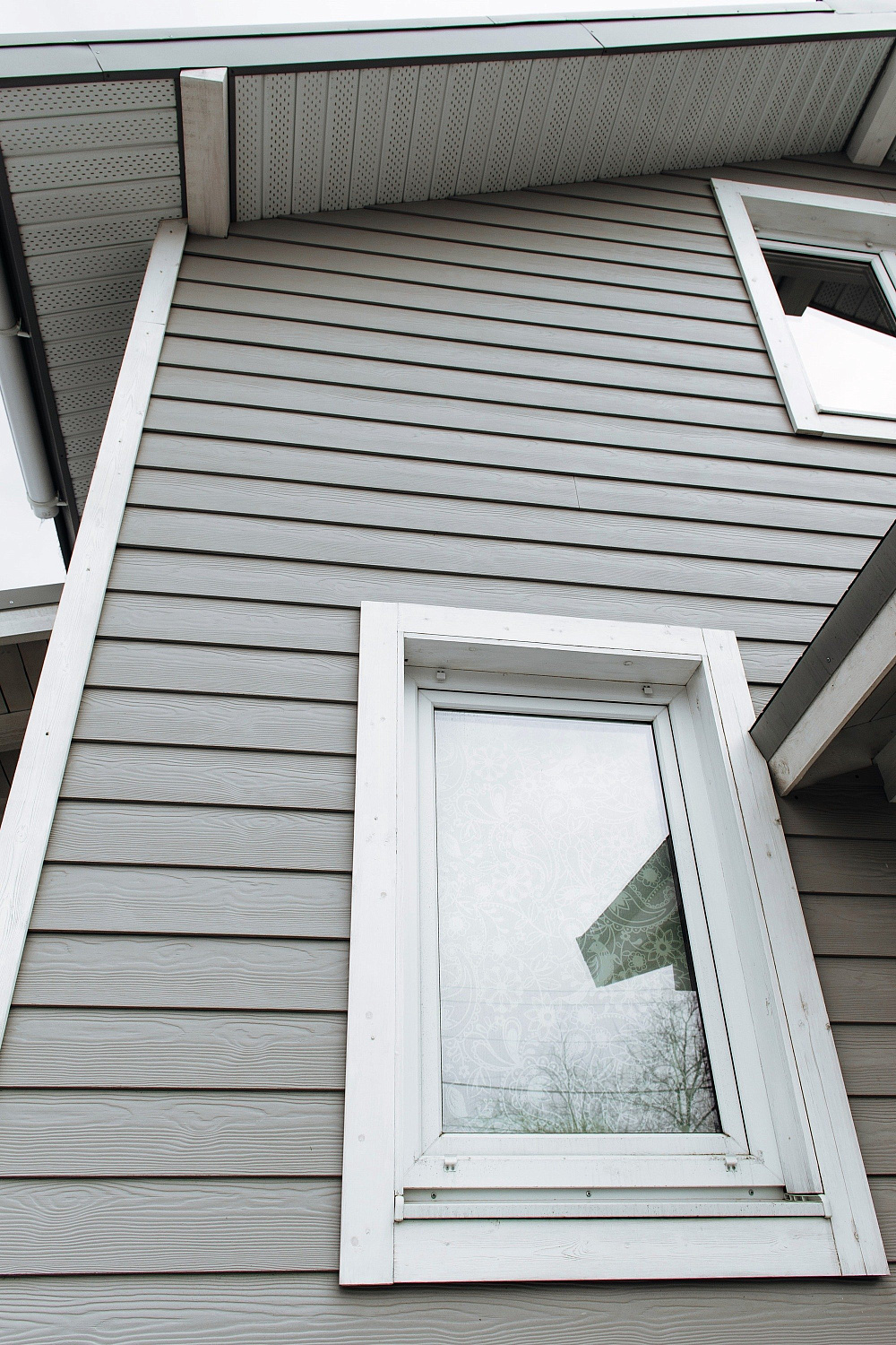 Сайдинг под дерево Cedral Wood C05 Серый минерал